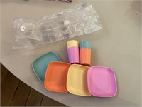 tupperware kids set, plates, cups 4pc mini party