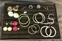 JEWERLY / EARRINGS LOT / APPROX:  14 PAIRS