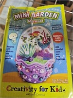 Mini garden mermaid toy