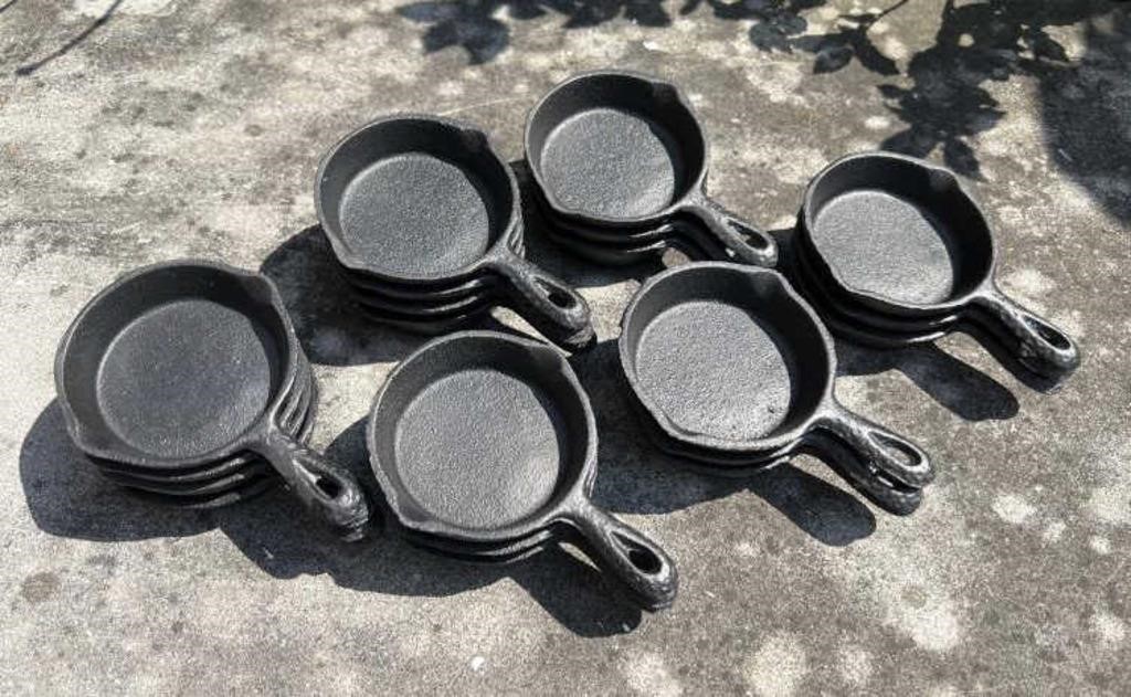 20 Corona Mini Cast Iron Pans