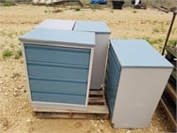 LL- 4 STAND UP METAL TOOL CABINETS