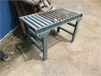 Adjustable 2' x 4' roller feed table