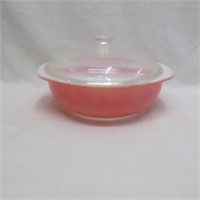 Pyrex - Flamingo Pink Casserole Dish w / Cover