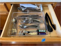 Drawer Contents-Silverware