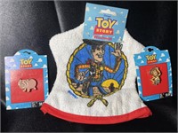Toy Story Woody Wash Mitt + 2 Enamled Pins