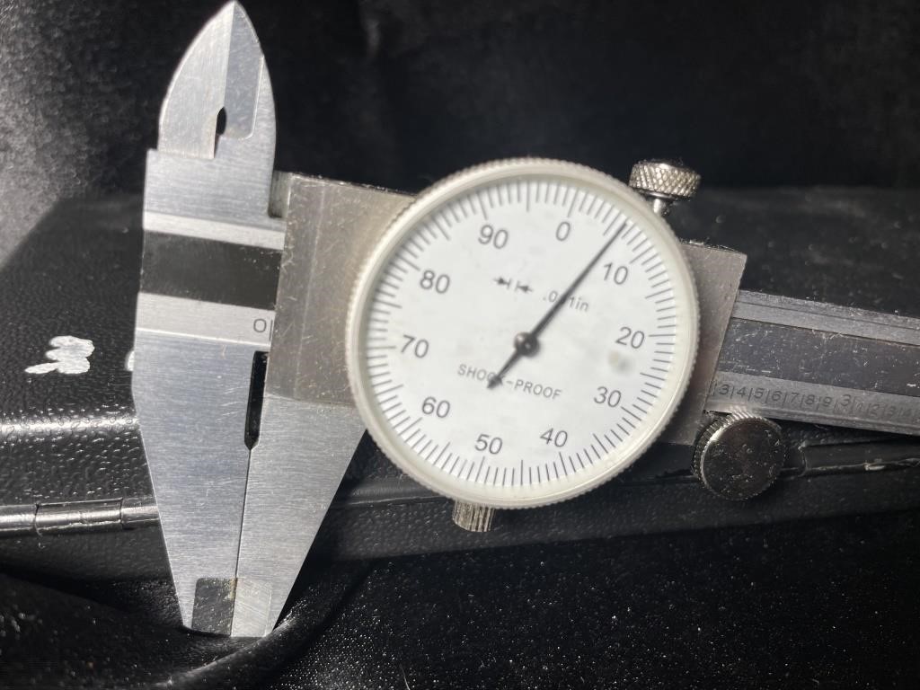 VTG Dial Caliper Working with case