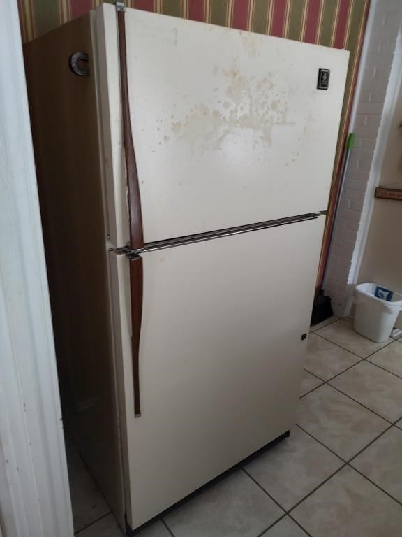 General Electric TBX20KF Refrigerator