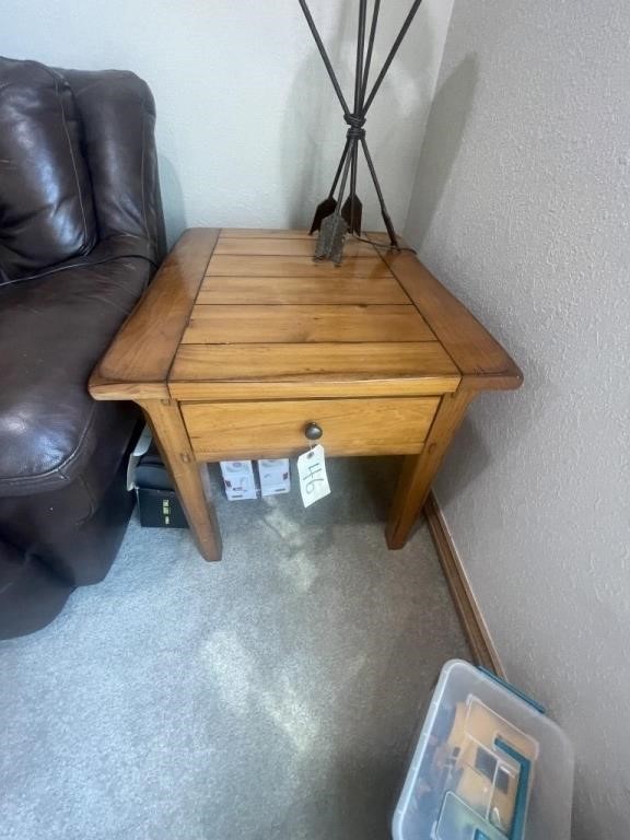 End Table 24"L x 28"W x 24"H