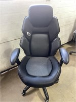 DPS Gaming Chair (Pre-Owned Tear on Seat)