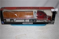 FREIGHTLINER FLATBED