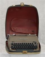 Remmington Portable Typerwritter -Letter Riter