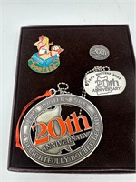 Hooter's 2003 20th Anniversary Memorabilia