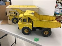 tonka dump truck in original box, cab glass broke