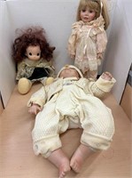 misc porcelain dolls, 3