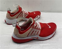 Mens nike shoes  size Small