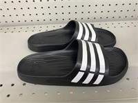 Adidas sandles size 7 on box