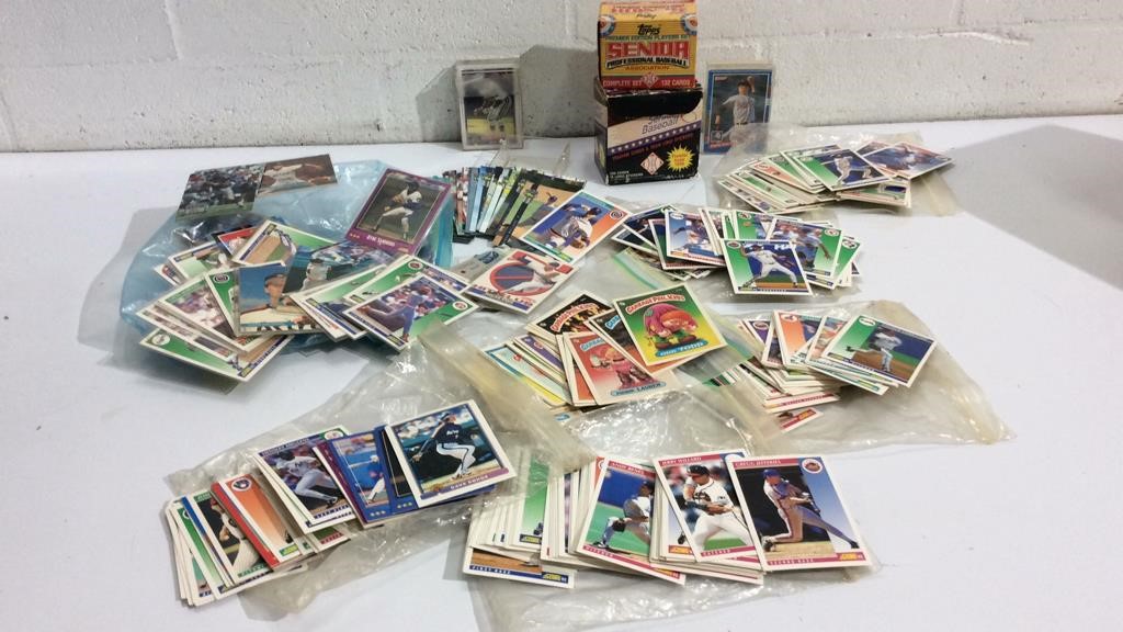 Large Collection of Baseball Trading Cards M12C