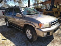 2001 Nissan Pathfinder LE