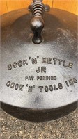 Handled Cast Iron Cook ‘N’ Kettle Jr