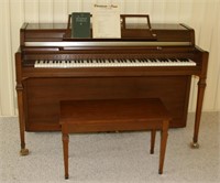 Yamaha Piano 57x36x26