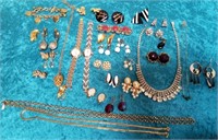 11 - MIXED LOT OF COSTUME JEWELRY (A9)