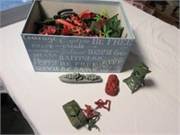 Army men and accessories