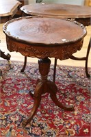 CARVED PEDESTAL TABLE 23X29