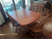 Kitchen Table with 4 Chairs