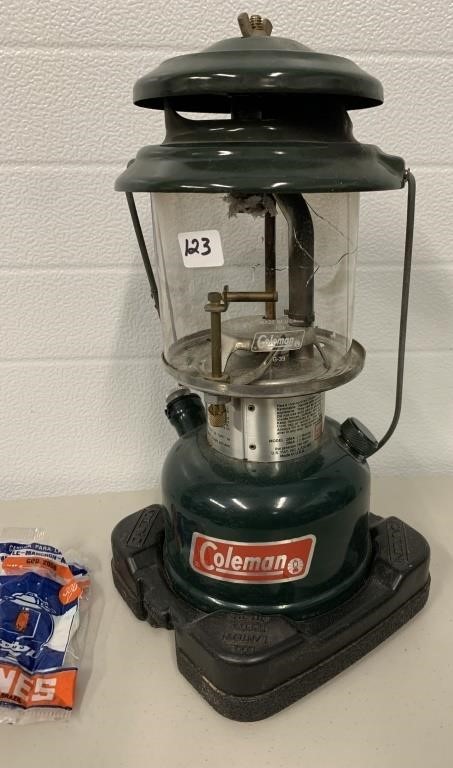 Coleman Lantern Model 286A (NO SHIPPING)(11"H)