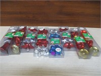 8 Packs of Mini Christmas Bows