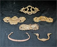 ANTIQUE BRASS HANDLES & DRAWER PULLS