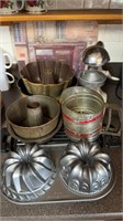 Kitchenware items, includes butt pans, juice,