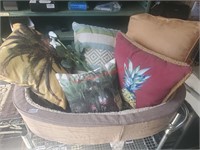 Pet Bed, Decorative Pillows and misc (Connex 1)