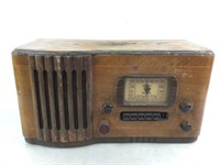 Vtg. Stewart Warner Tube Radio Model 01-531s