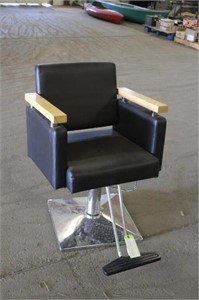 Salon Chair Approx 25.5"x22"x Adjustable Height