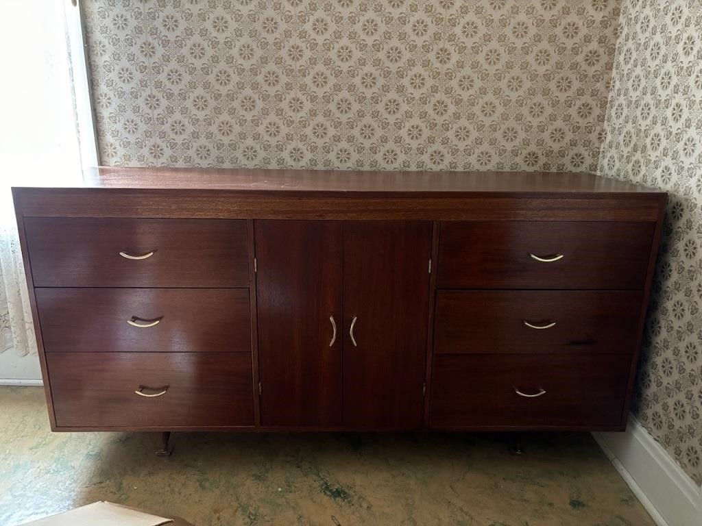 MCM Dresser