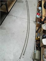 Long heavy-duty chain with hooks