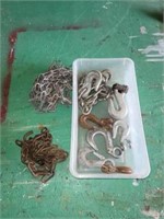 ASSORTED HOOKS & CHAIN PIECES