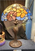 VINTAGE TIFFANY STYLE LABLE LAMP