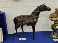 VITNAGE LEATHER FORMED HORSE