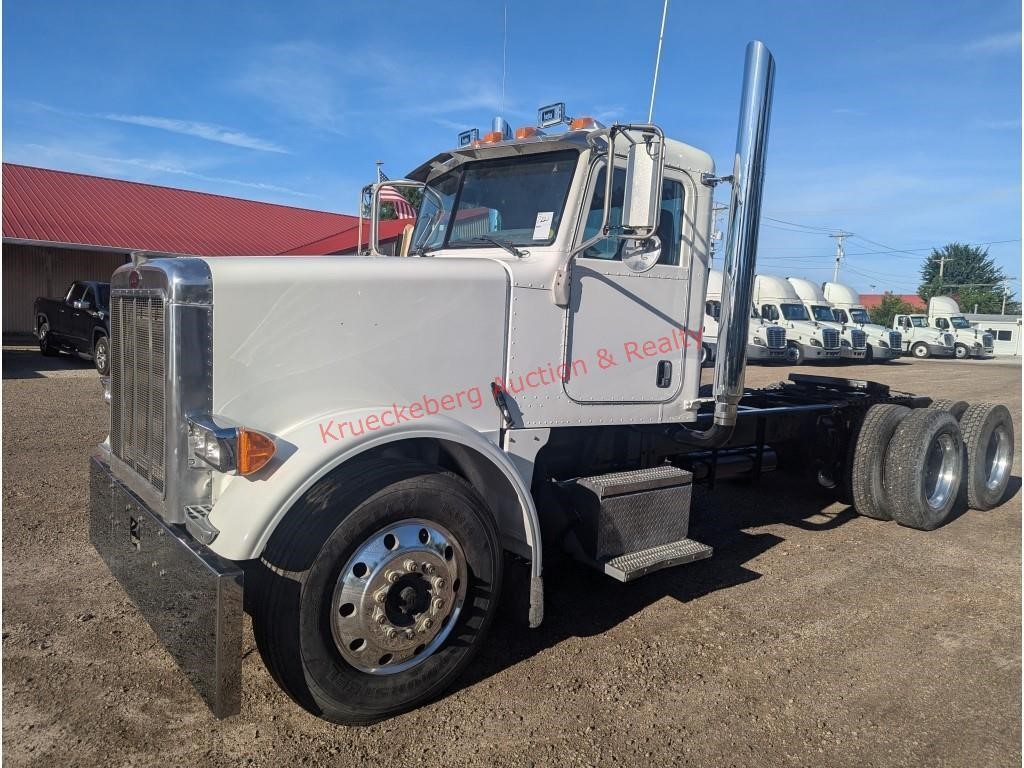 2006 Peterbilt 379 Daycab