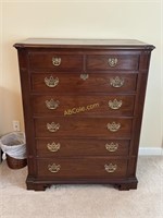 Chest of Drawers by Thomasville, Braws Pulls,