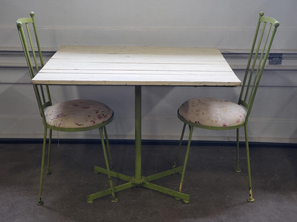 Metal Parlor Table w/ 2 Chairs
