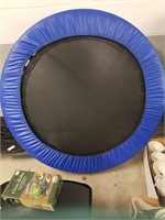 Exercise trampoline