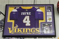 Brett Favre Vikings Signed Jersey