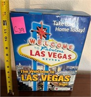 W - WELCOME LAS VEGAS SIGN (C39)