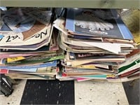 LOT OF CRAFTING BOOKS