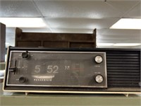 PANASONIC CLOCK RADIO/  NOT TESTED