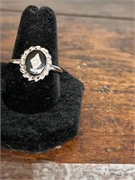 Beautiful sterling silver ring size 9