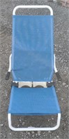 (AN) Vintage blue lawn chair